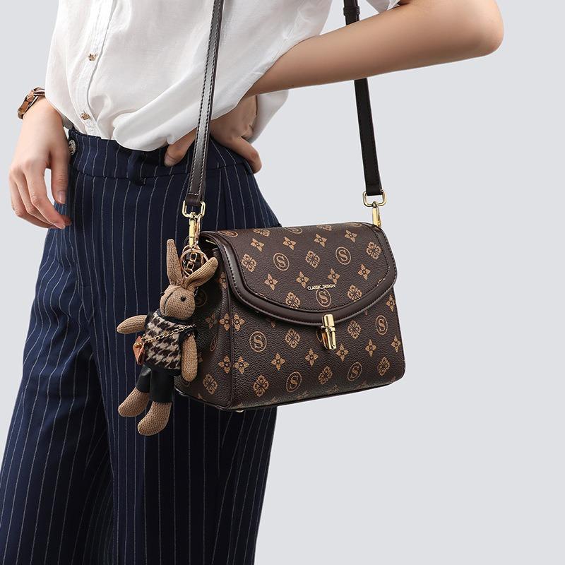 Bags New women's bags Spring and summer shoulder messenger bags Large capacity fashionable versatile commuter mother bags