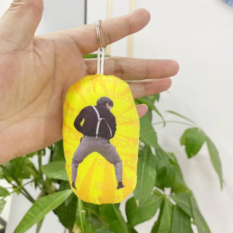 Chaveiro de Pelúcia Galinha Fantasiosa Você É Tão Linda Boneca Melancia Falante