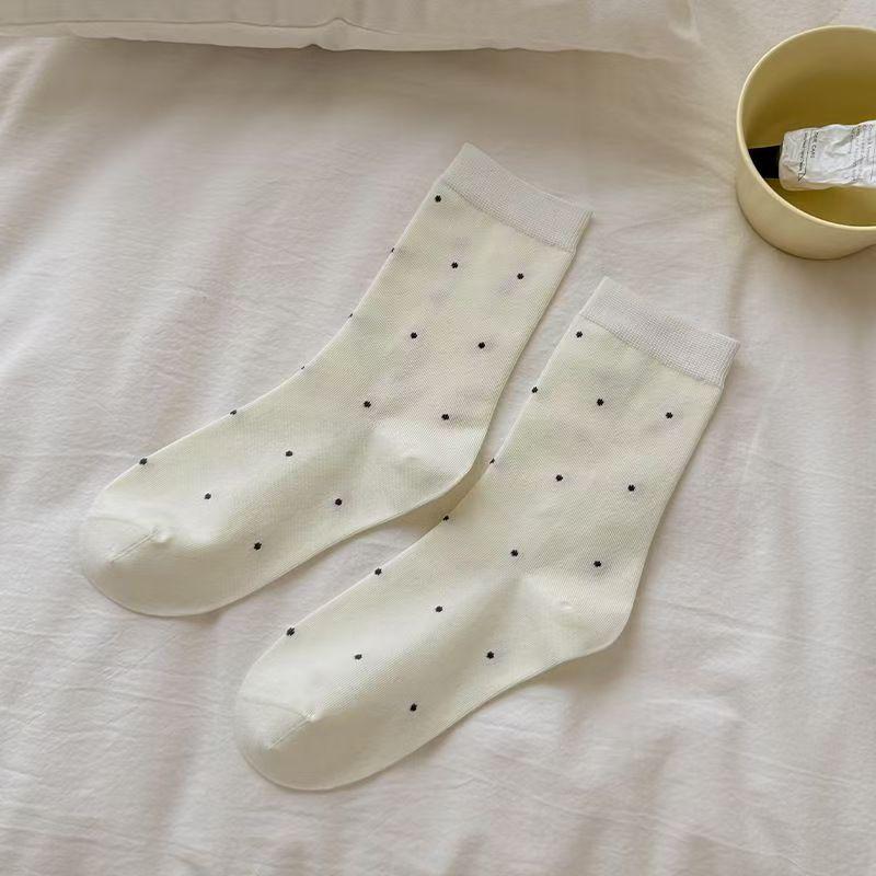 Women's Solid Color Mid-Tube Socks - Black & White, Spring/Autumn, Trendy Korean-Style Sports Socks