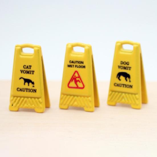 5Pcs Mini Caution Wet Floor Sign Single-side Realistic Miniature Dog Cat Vomit Caution Sign Small Warning Sign Desk Toy