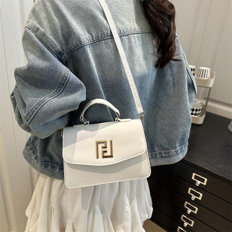 Simple and fashionable messenger bag New women's bag Solid color shoulder bag Niche versatile high-end portable small square bag