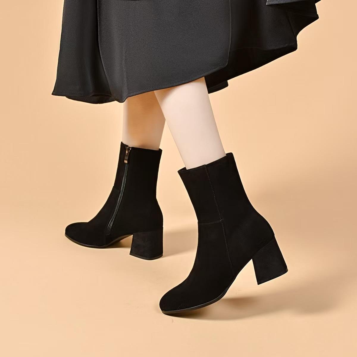 

Женские осенне-зимние новые черные ботильоны на высоком толстом каблуке, с круглым носком и боковой молнией, модные кожаные ботинки 39