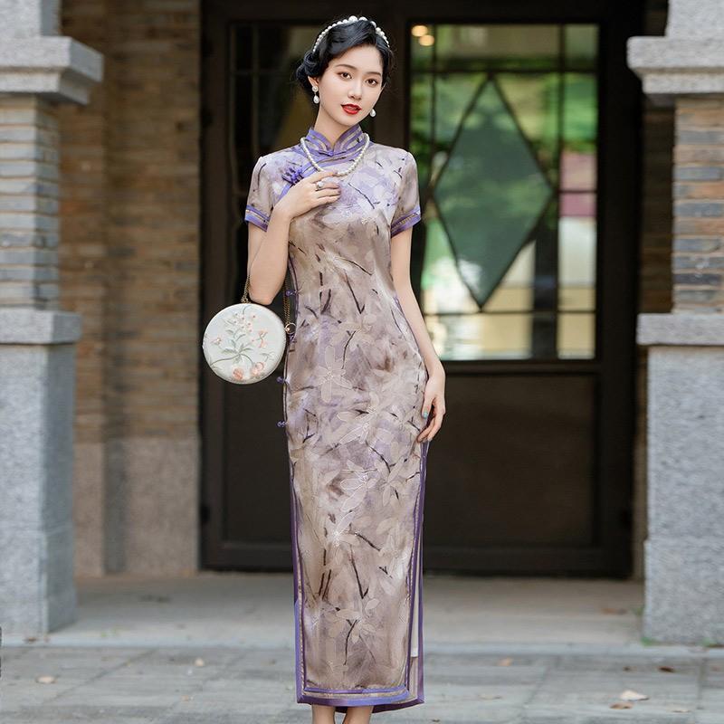 Elegant Womens Modern Chinese Style Long Cheongsam Dress Vintage Fit Short Sleeve Satin Gold Embossed Medium