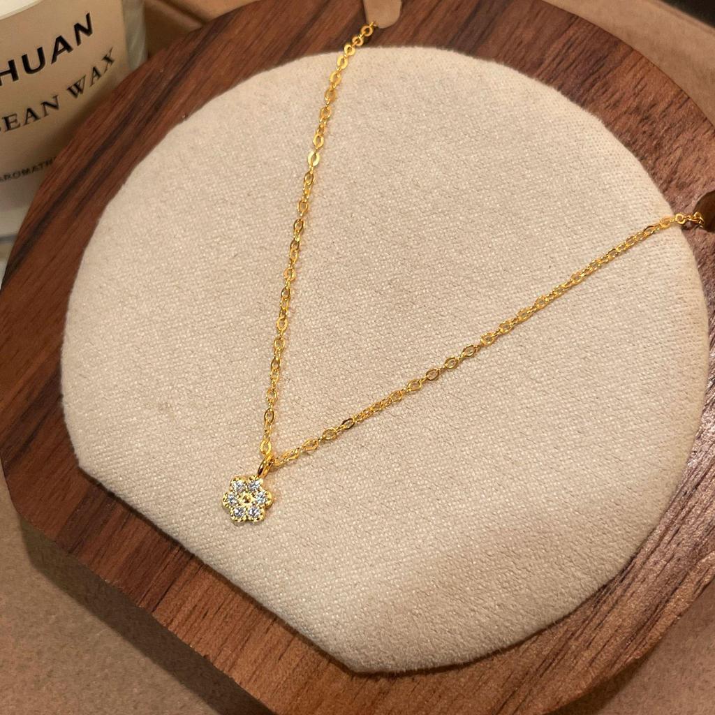 S925 Sterling Silver 18K Gold Floral Pendant Necklace for Women - Niche Design, Exquisite High-End Clavicle Chain