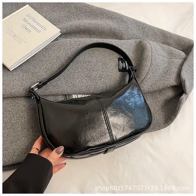 New Simple Bag Female Moon Underarm Oily Skin Trendy Super Soft Shoulder Dumpling Bag Premium Texture Messenger Bag