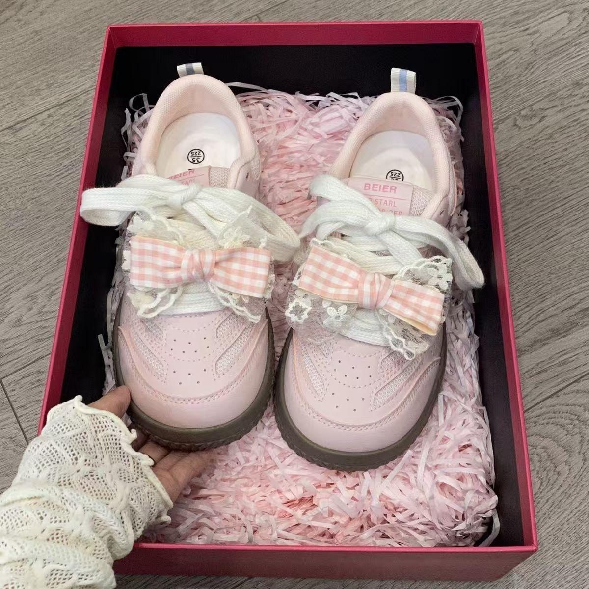 

Niche design sense casual sports shoes 2026 spring and autumn new pink board shoes women s popular Korean versatile white shoes 35 розовый