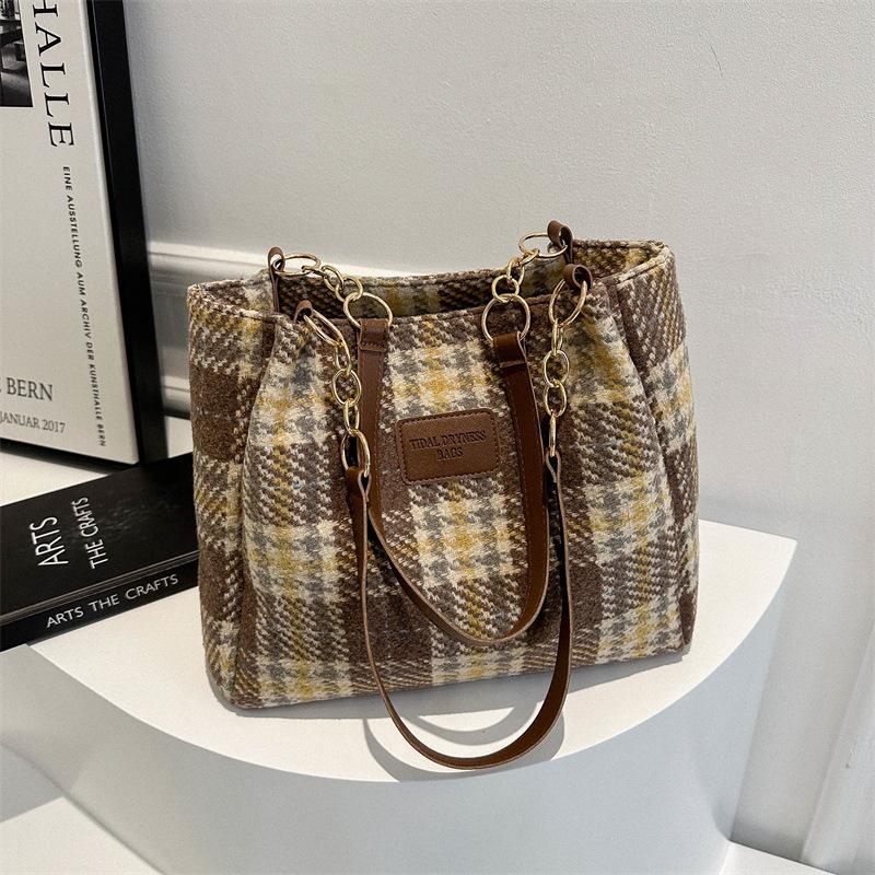 Large Capacity Tote Bag Women s Bag New Winter Trendy Simple Crossbody Bag Women s Highend Fashion Style Simple Shoulder Bag