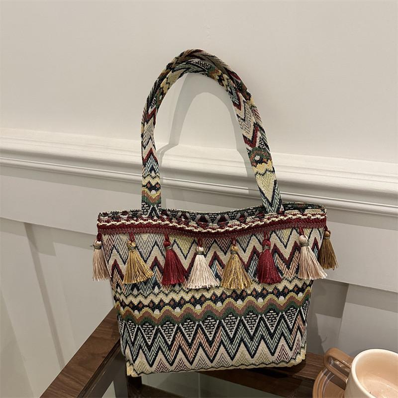 Artistic Chinese Style Woven Underarm Bag With Dual Straps For Office And Travel