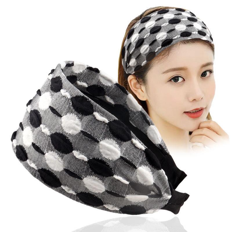 Polka Dot Wide-Brim Bubble Fabric Top