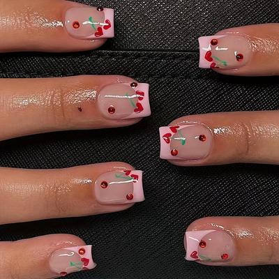 Lot de 24 faux ongles courts à coller, rose brillant, à la française, avec motif cerise rouge, paillettes, strass rouges, carrés