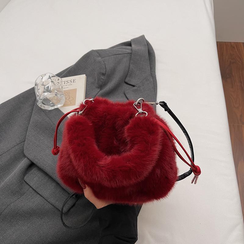 Jesienno-zimowa torebka z futra o wysokiej wartości, nowa modna pluszowa torebka, prosta torebka na ramię, torebka typu bucket