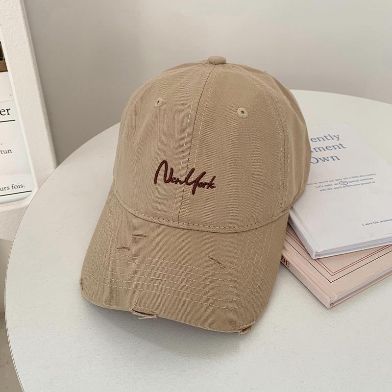 New Korean Version of Letter Embroidered Baseball Cap for Women In Summer Casual and Versatile Sun Protection and Sun Protection To Show Their Faces.