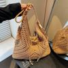 Lässige gestrickte Tragetasche Damen Sommer Mode Korbflechtmuster Hohlstruktur Große Kapazität Einzelne Schultertasche für den täglichen Gebrauch