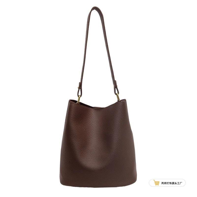 Premium French retro soft leather bucket bag women's trend simple underarm bag commuter messenger bag wholesale