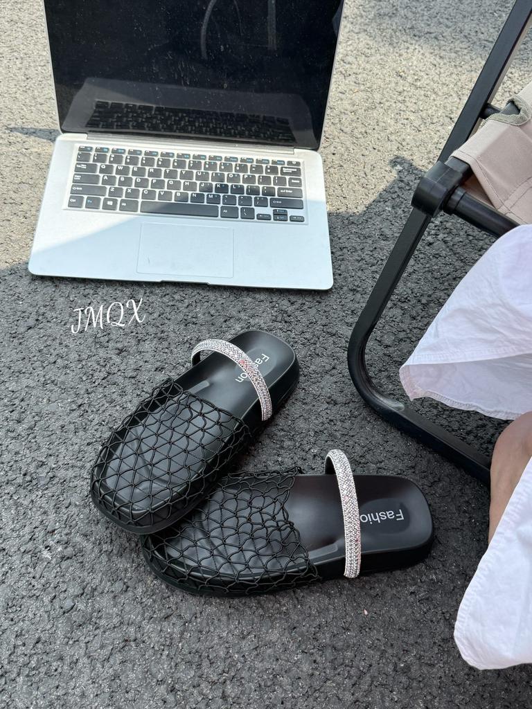 Retro niche thick-soled mesh hollowed out half slippers women's summer 2025 new rhinestone fishing net shoes lazy muller sandals