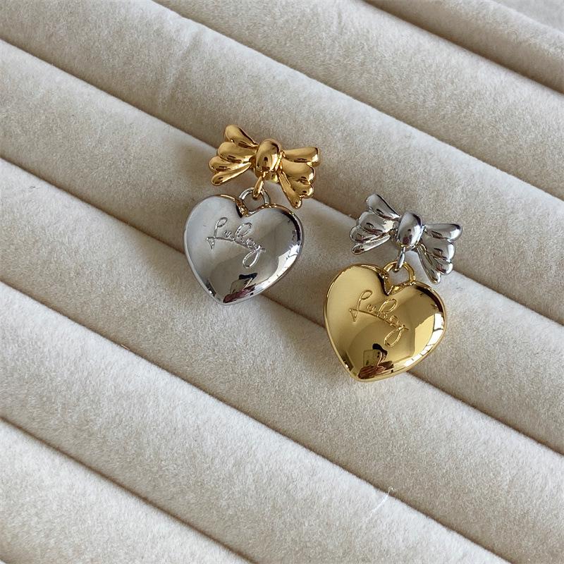 

18K Gold-Plated Bow Earrings: Chic & Luxurious
