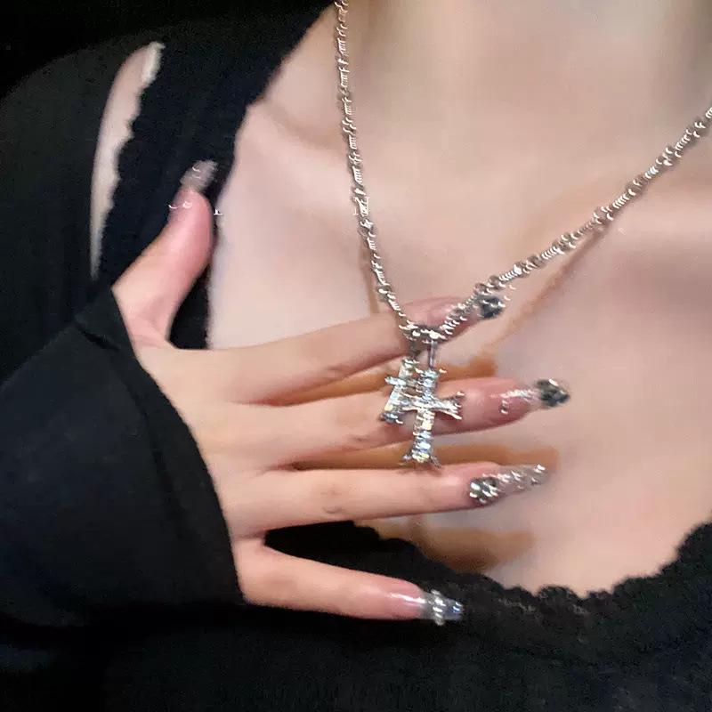 

Women s Double Cross Zircon Necklace: Elegant Retro Design, Versatile Accessory, Perfect Sweater Chain