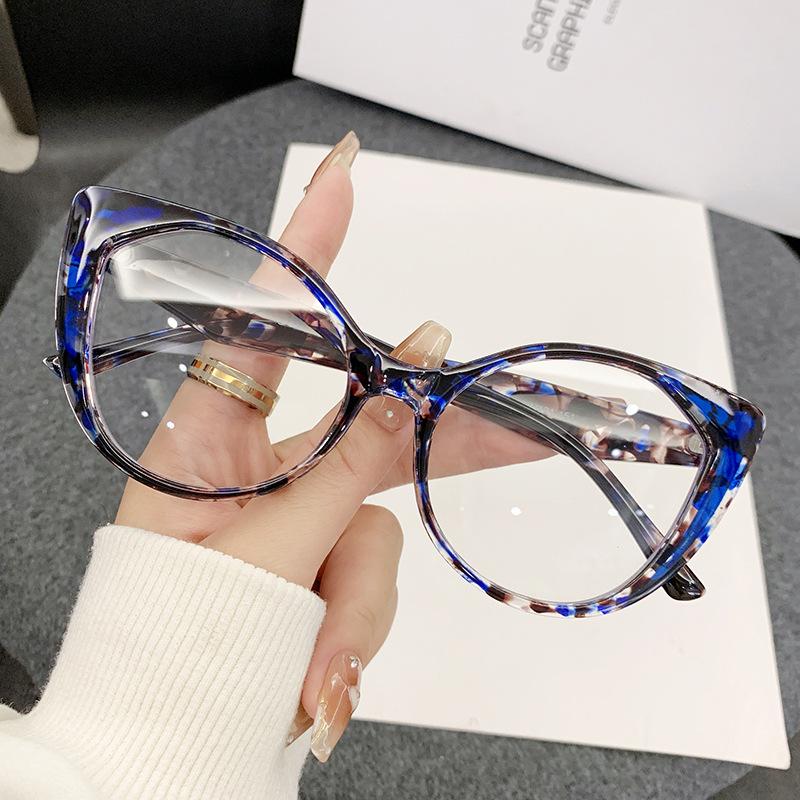 Women's Cat Eye Shape Eyeglasses Frame Trendy Leopard Print Fashionable Eyeglasses Vintage Retro Style Optical Lens Frame for Ladies Stylish Accessory