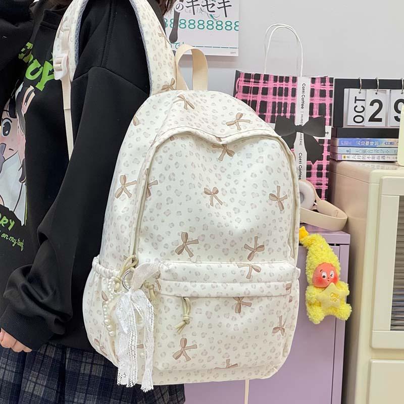 Schoolbag Female Mori ins High value, fresh, sweet and cute star backpack Lightweight and versatile campus backpack