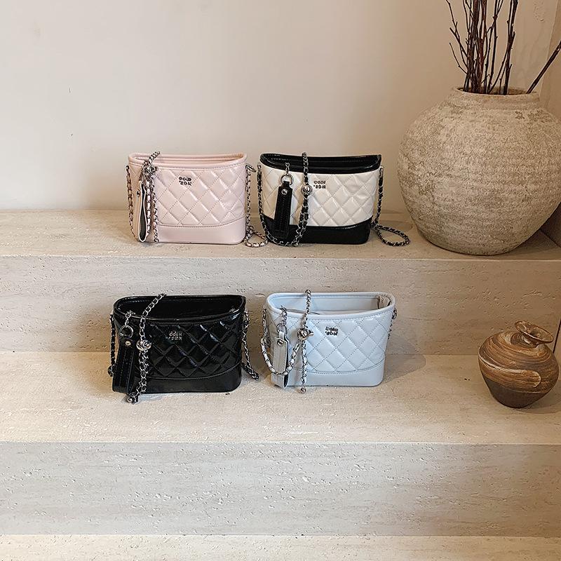 New Fashion Trend Rhombus Embroidery Thread Stray Bag Single Shoulder Oblique Span Chain Bag Fashion