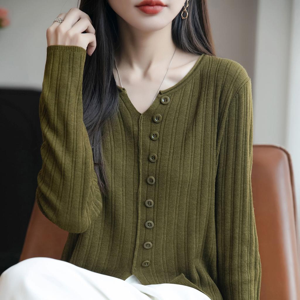 Spring and Autumn New Design V-neck Knitted Sweater, Women's Split Button Base Layer, Short Coat, Sweater Top