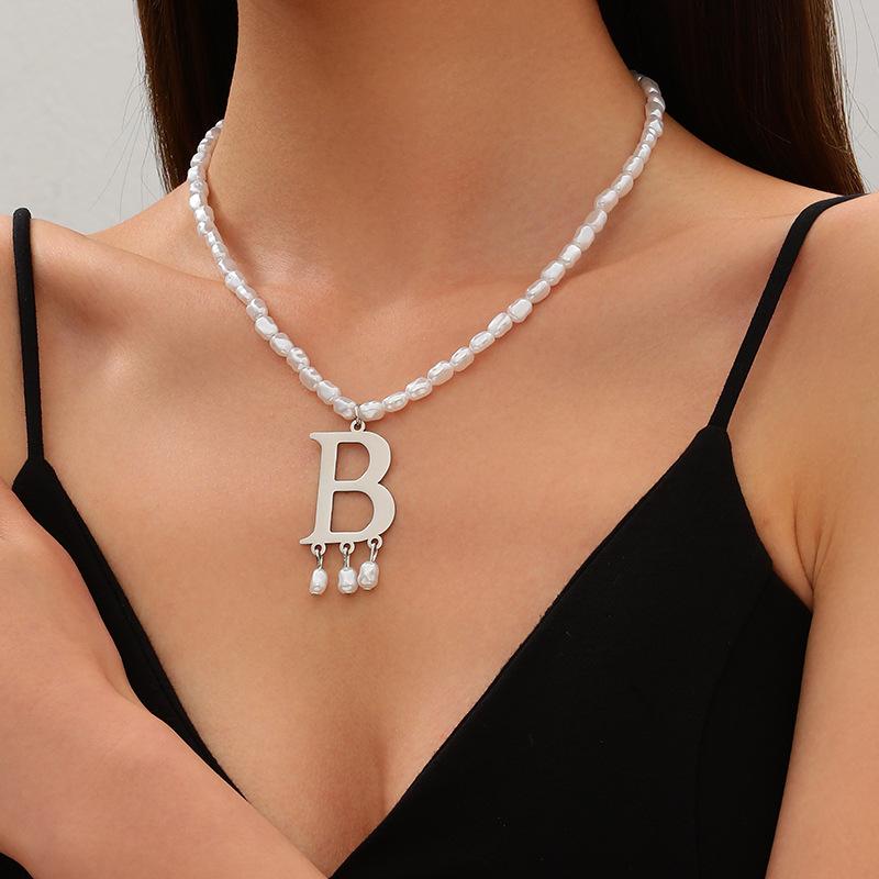 

Горячая распродажа имитация жемчуга нержавеющая сталь подвеска с буквой нишевая роскошь буква B женское ожерелье серебряный