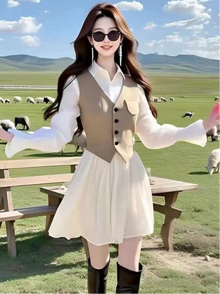 2026 Spring Collection: Chic French High-End White Two-Piece Mini Dress for Women