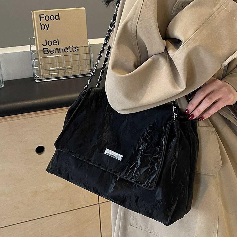 

Tote bag new fashion women s bag large capacity soft leather autumn and winter chain shoulder bag commuter bag luggage чорний