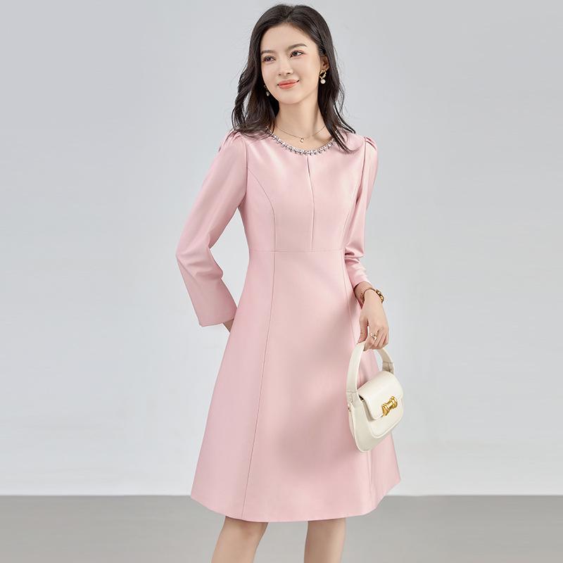 

Элегантное платье светской львицы с бисером, с вырезом и французской А-силуэтной юбкой L розовый