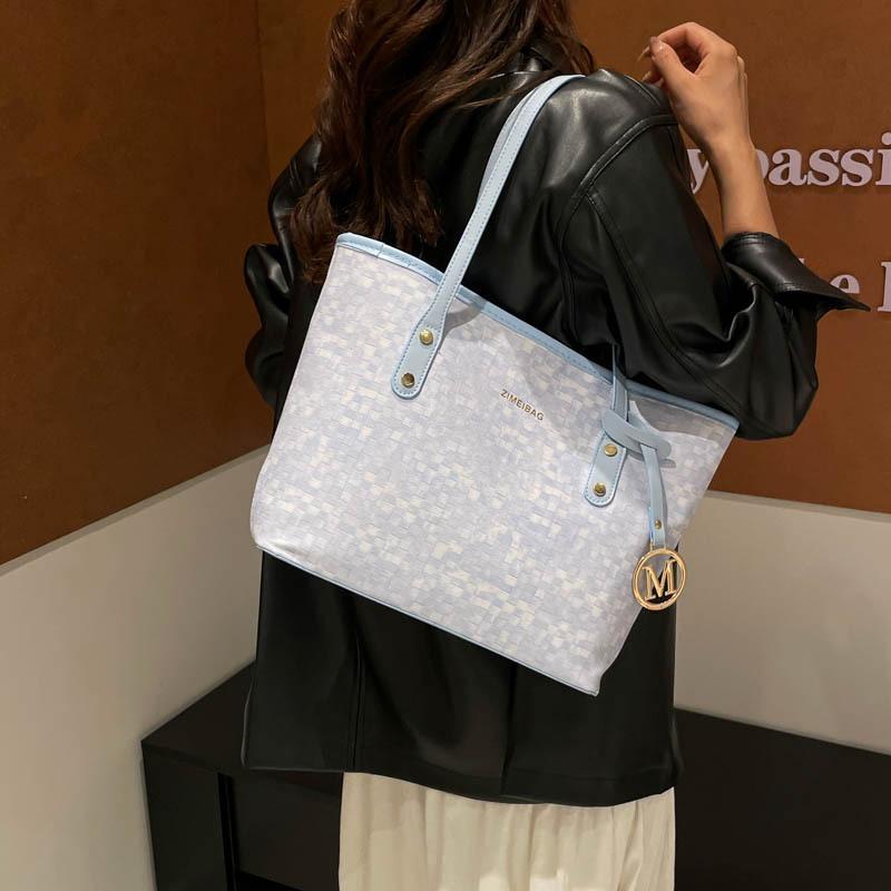Fashion large-capacity tote bag women's autumn new commuter armpit bag trendy shoulder women's bag