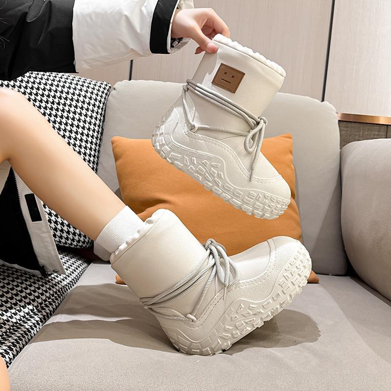 New chubby cute smiley snow boots thick-soled waterproof and non-slip padded snow boots for women