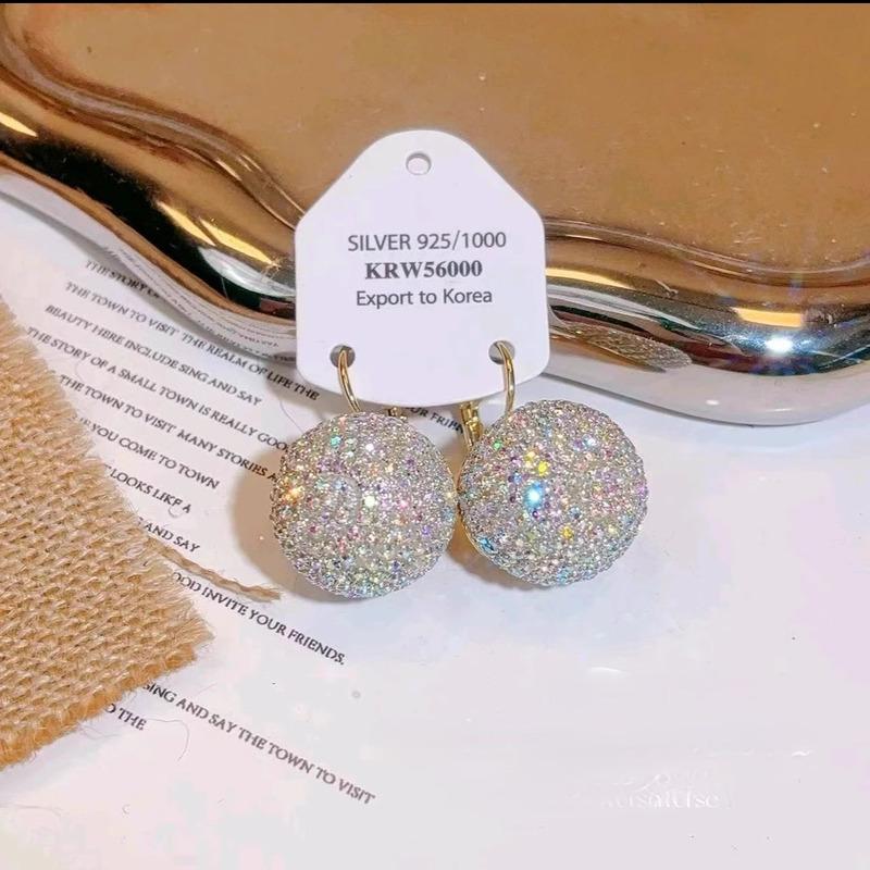 Silver Needle French Fresh Exaggerated Diamond Earrings Light Luxury High-end Stud Earrings Temperament Earrings Design Sense Niche