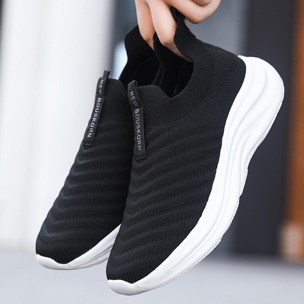 

2025 cold sticky lightweight running shoes for men and women with the same non-slip one-pedal sports shoes mesh breathable casual shoes 36 чорний