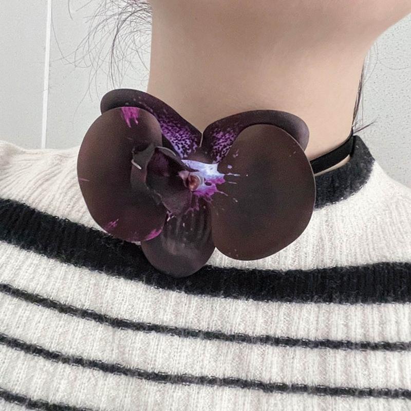 Phalaenopsis Blossom Necklace Simulation Flower Neckchain Women Girls Collarbone Chain Eye Catching Choker Accessory