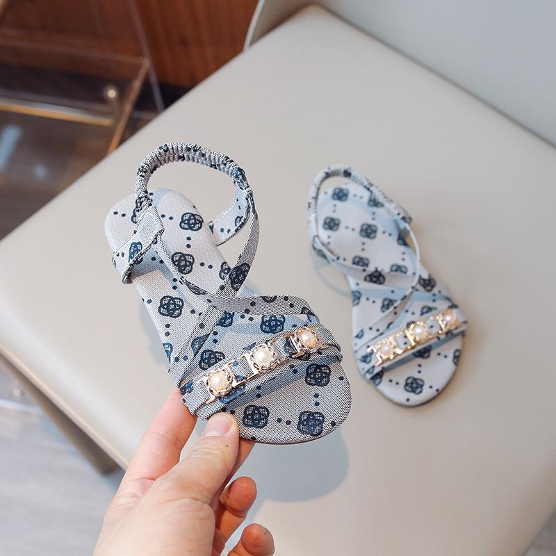 

Летние новые мягкие модные босоножки с открытым носком и небольшим ароматом, модная и универсальная пляжная обувь для девочек, сандалии 26 синий