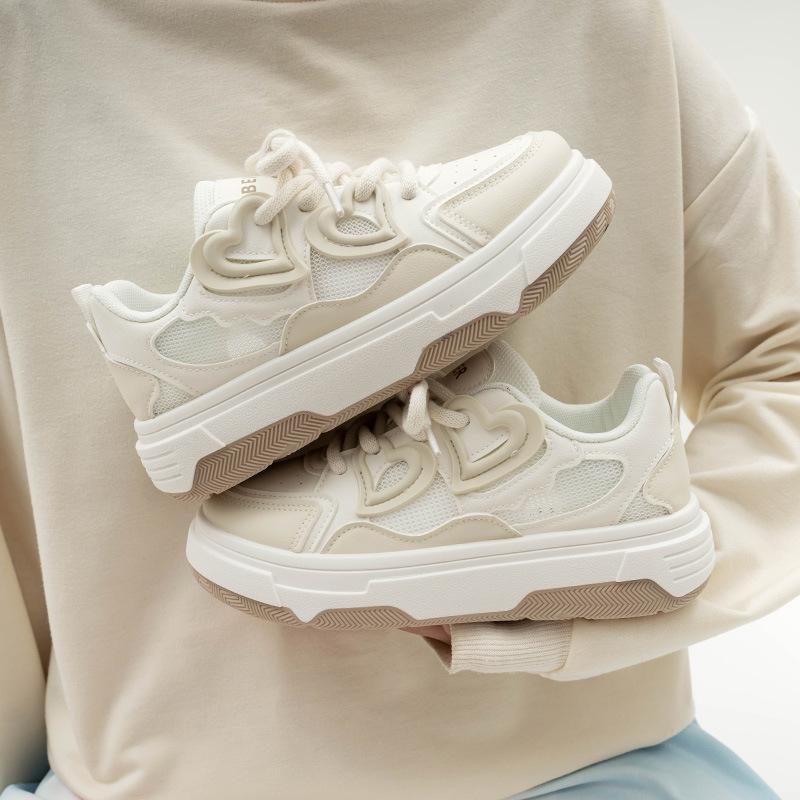 Korean version mesh breathable love little white shoes 2026 season casual cute color matching thick baseplate shoes