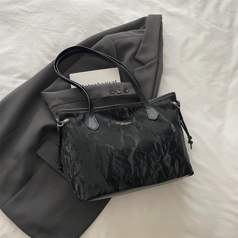 Shoulder bag to work commuter women's bag 2025 autumn new fashion niche casual simple retro hand carry tote bag women