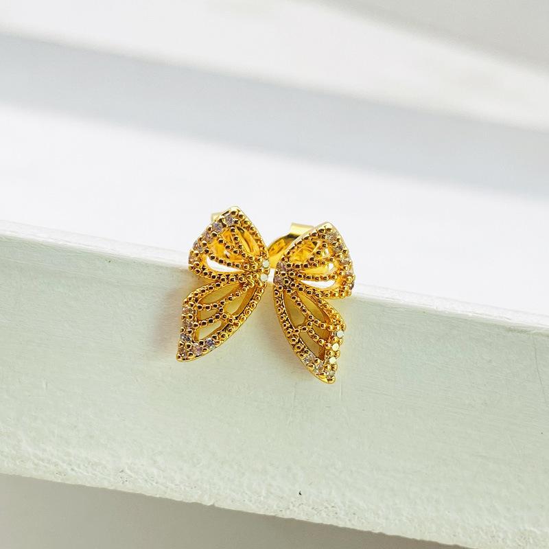 

Серьги-пусеты с цирконом в виде бабочки, женские, креативные, личностные, игла из стерлингового серебра 925 пробы, покрытие золотом 18 карат, серьги-кольца от холода для ушей золотой