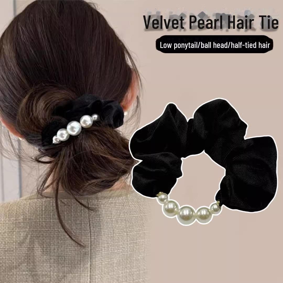 

Элегантная бархатная резинка для волос с жемчугом — высокая эластичность, бережное отношение к волосам, идеально подходит для низких хвостиков