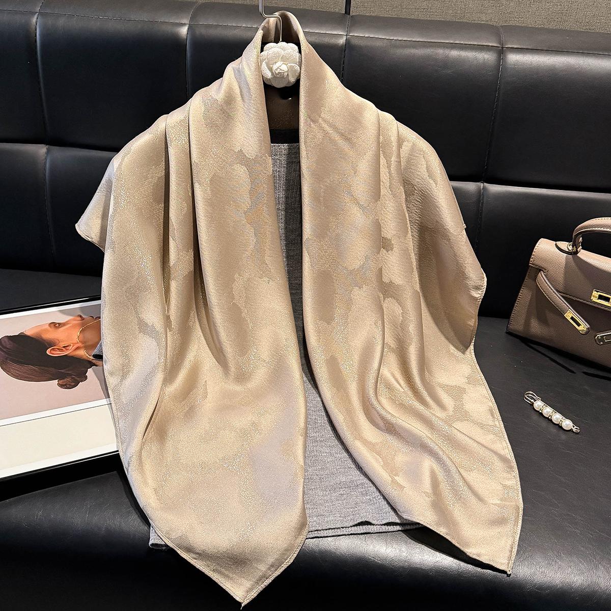 

2025 Последняя женская мода хиджаб шелковистый мусульманский квадратный платок роскошный бренд мягкий женский шарф весна и осень защита от солнца хаки