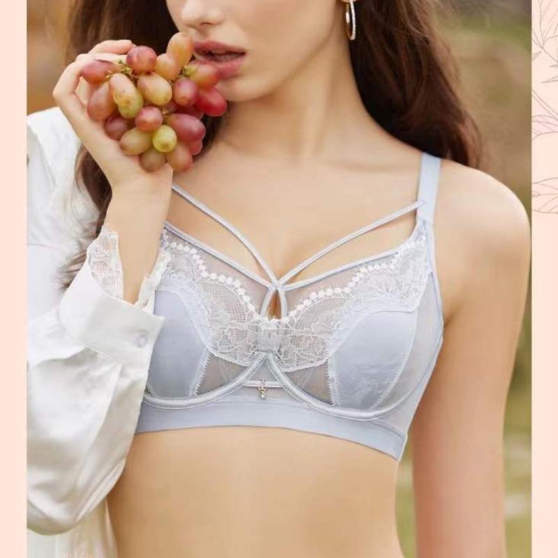 Large Bust-slimming French Bra for Women with Soft Underwire Ultra-thin Lace and Crystal Cups