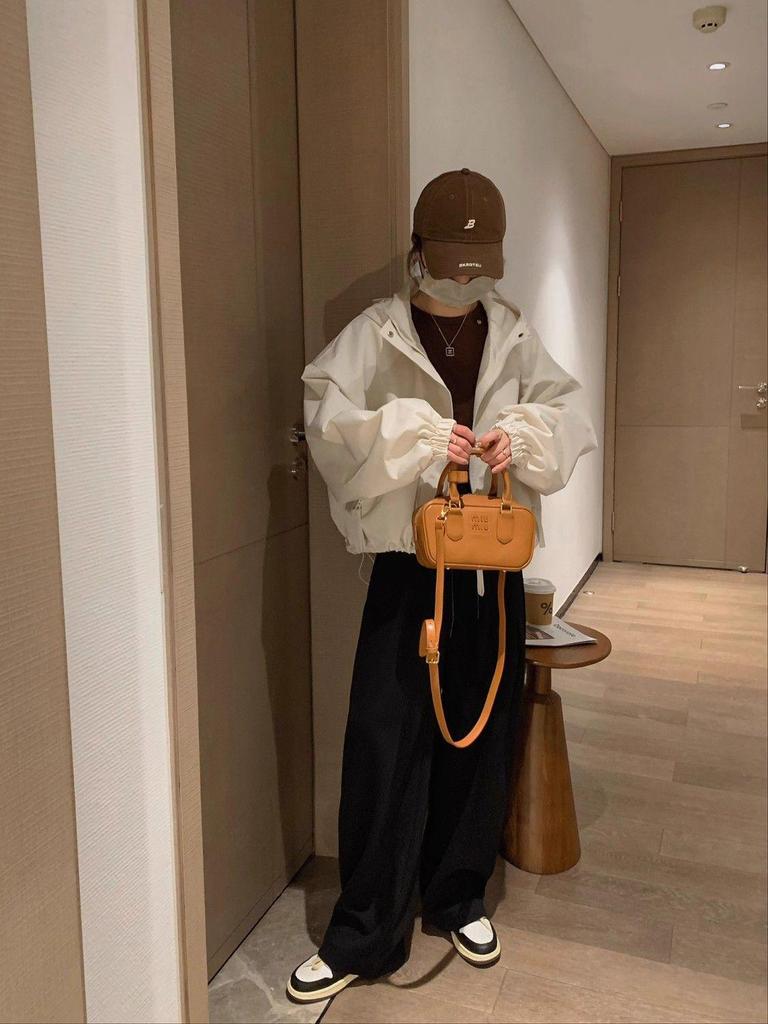 Women's 2025 Autumn College-Style Hooded Trench Coat: Loose, Casual, Windproof, and Cold-Proof.