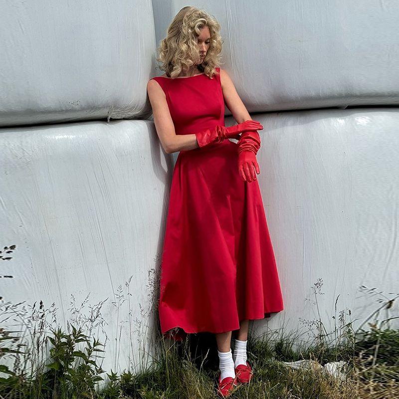 

Gusty French Hepburn Style Temperament Waist-Controlled A- line Skirt Open Back Waist Sleeveless Vest Skirt Boat Neck Long Dress Red S