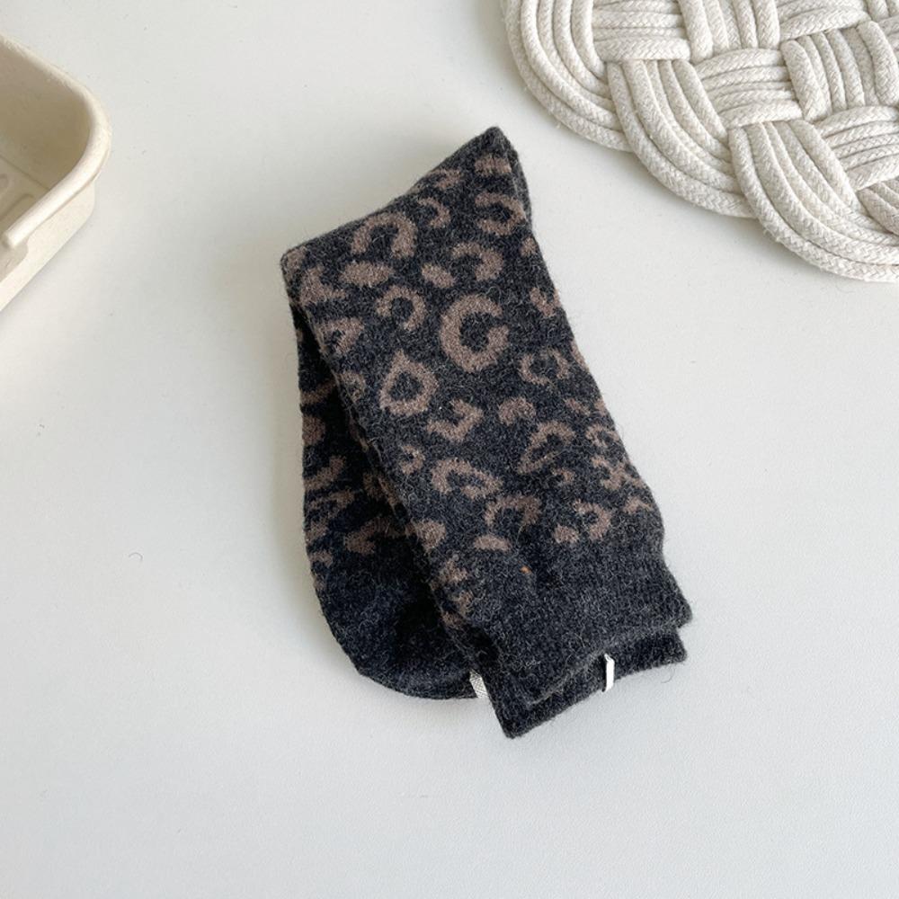 Leopard Print Thick Winter Socks Mid-tube Length Women's Cotton Socks Christmas Gift