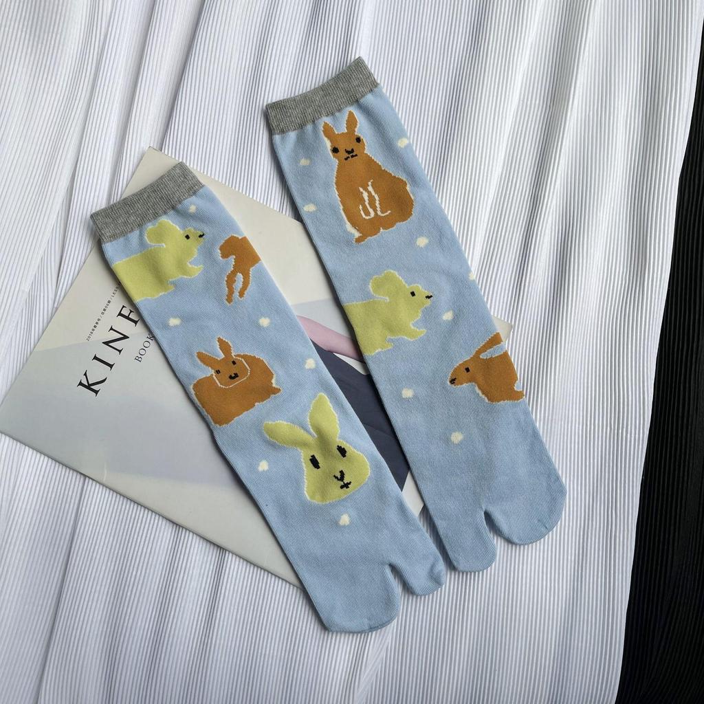 Trendy Japanese Multi-Color Jacquard Floral Tabi Socks - Cute Split-Toe Mid-Calf Design
