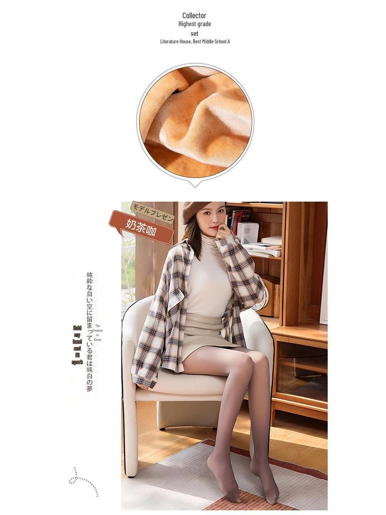 Легинс пен купальник киген қыздар жүзіп жүр