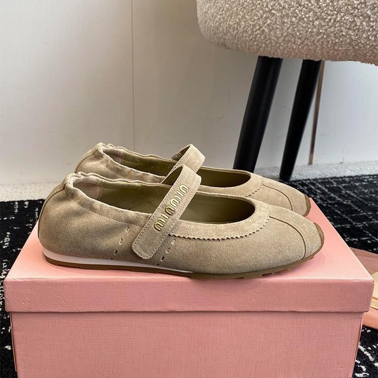 

Cowhide version~ miu s niche leather Velcro single shoes women s flat bottom shallow mouth German training shoes casual sports ballet shoes 40