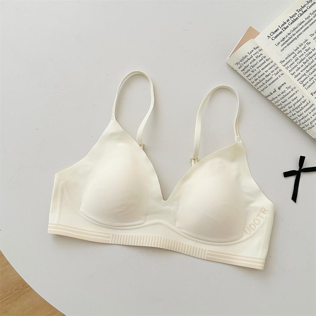Liquid foundation invisible seamless women's big breasts show anti-sagging soft support thin French bra cover