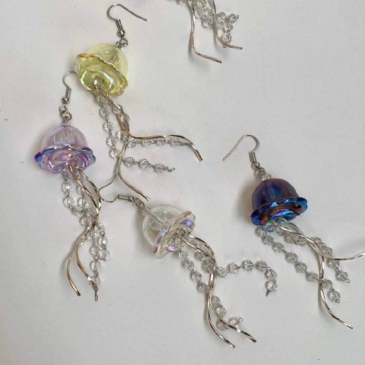Exquisite Jellyfish Charm Earrings Personalized Jellyfish Pedant Earring Elegant Dangle Ear Hook for Stylish Outfits