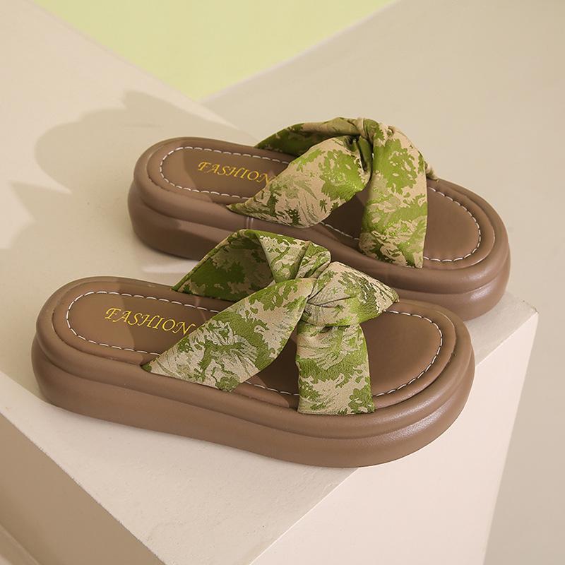 

Popular new Chinese cool slippers women s outer wear 2025 summer new versatile thick bottom with skirt muffin one-word drag 40 зелёный